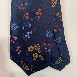 Floral slim tie + 2 pocket squares